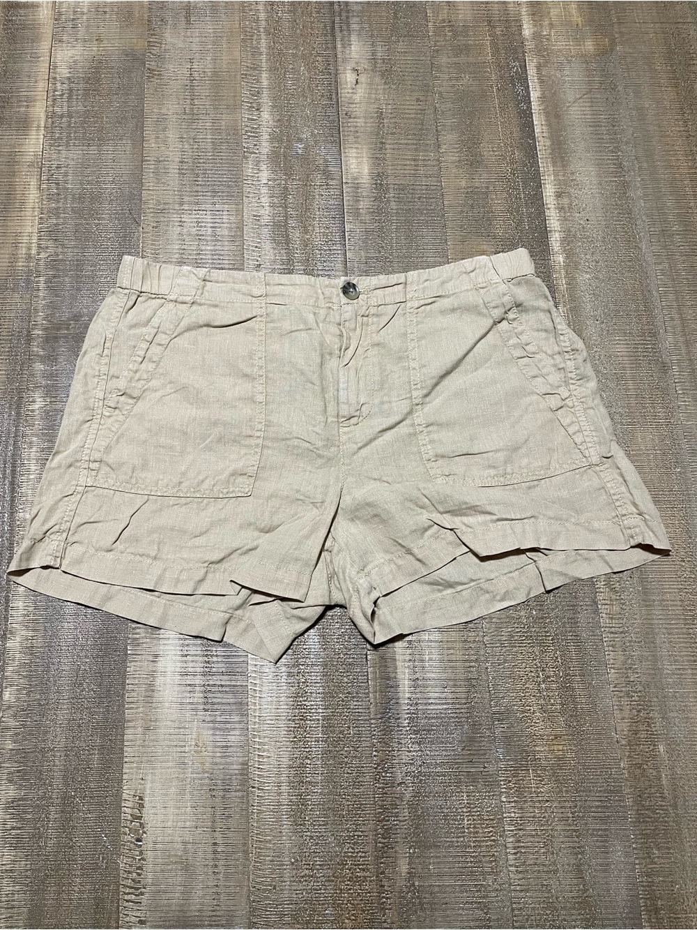 Lou & Grey Linen Women's Lightweight Beige Shorts with Front Pockets